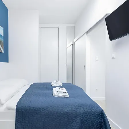 Pelican Apartment *
