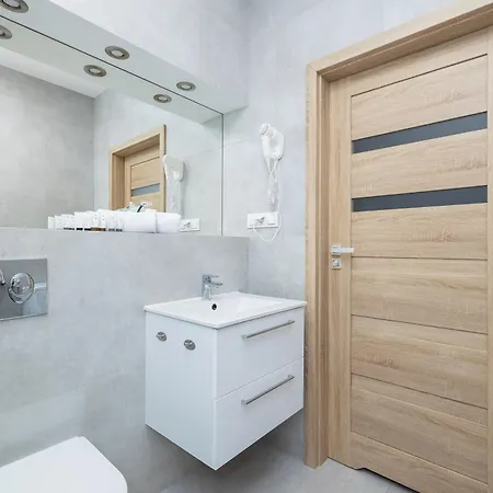 Pelican Apartment Rewal