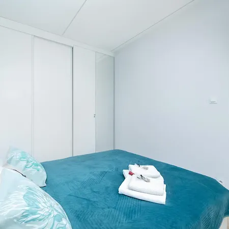 Pelican Apartment Rewal