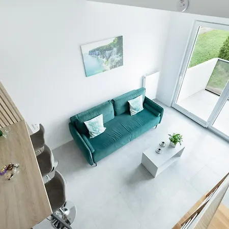 Pelican Apartment *